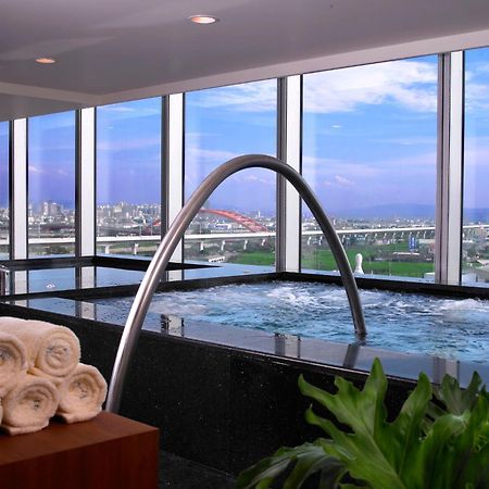 Windsor Hotel Taichung Exteriör bild The spa at the InterContinental