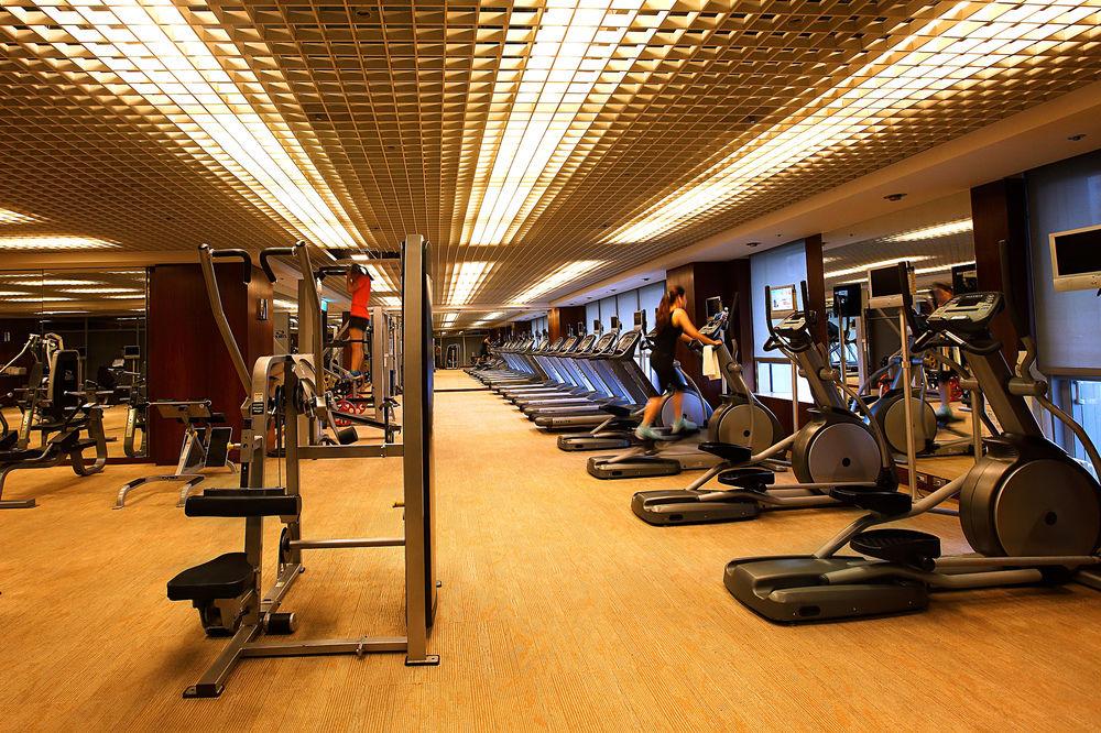 Windsor Hotel Taichung Exteriör bild A gym in a hotel