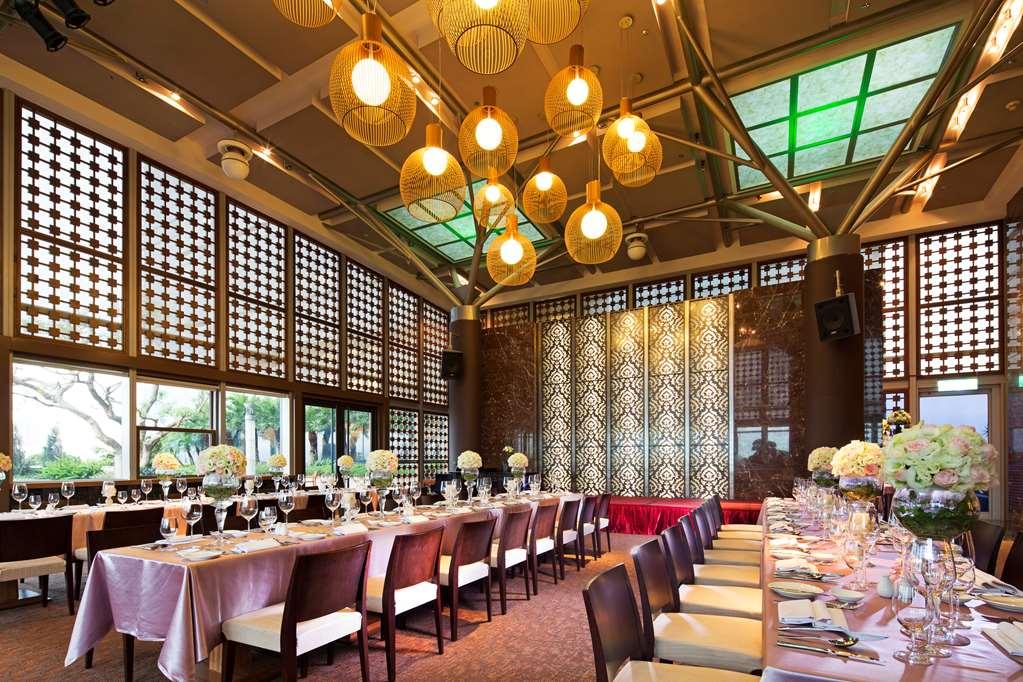 Windsor Hotel Taichung Restaurang bild The interior of the restaurant