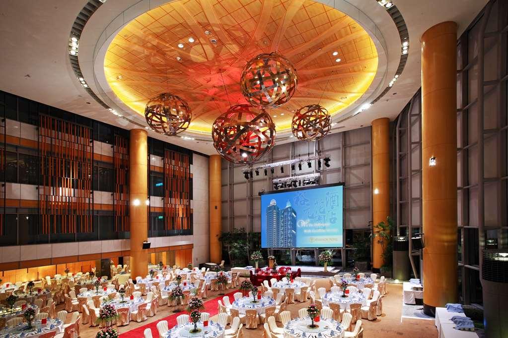 Windsor Hotel Taichung Restaurang bild The Grand Ballroom