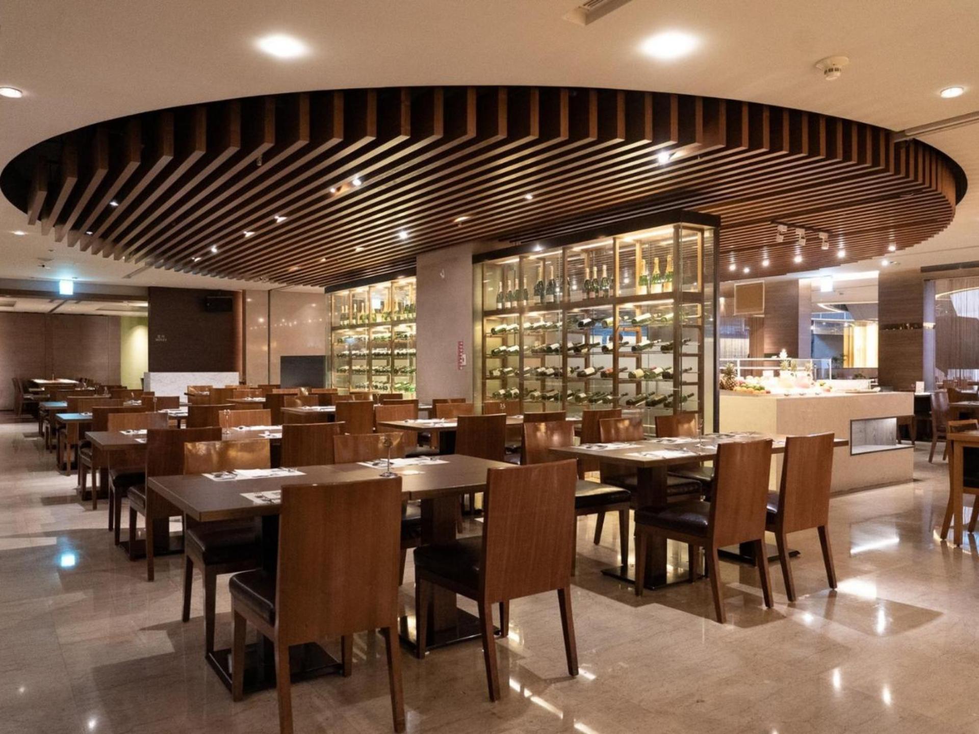 Windsor Hotel Taichung Exteriör bild The restaurant