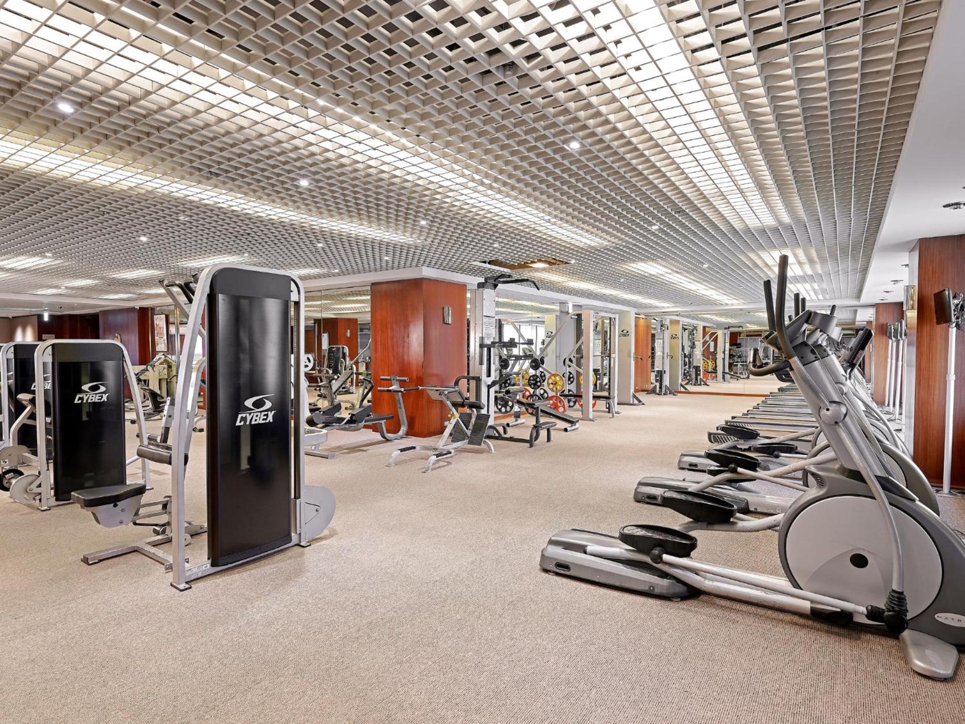 Windsor Hotel Taichung Exteriör bild The gym at the Mandarin Oriental, Hong Kong
