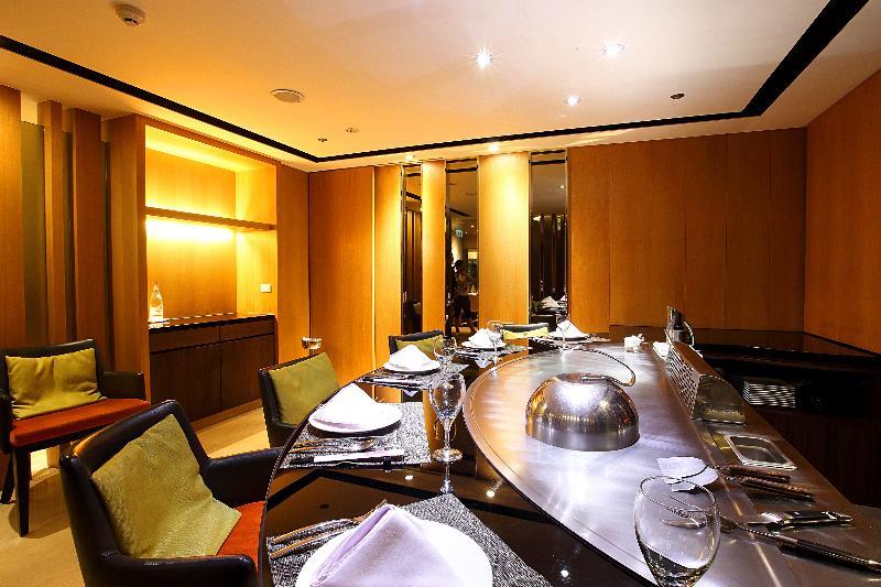 Windsor Hotel Taichung Exteriör bild The restaurant